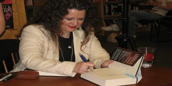 Laurell K. Hamilton 