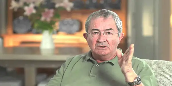 John Flanagan Books In Order - How To Read John Flanagan's Books? John Flanagan