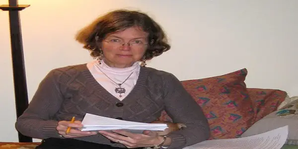 Robin McKinley Books In Order - How To Read Robin McKinley's Books? Robin McKinley