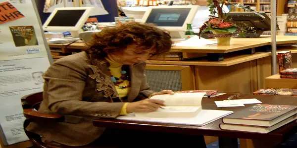 Joy Fielding Books In Order - How To Read Joy Fielding's Books? Joy Fielding